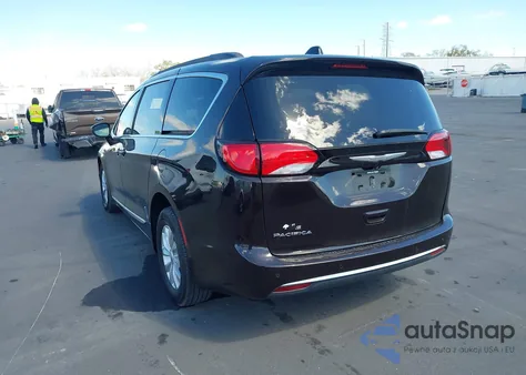 2017 Chrysler Pacifica Touring-L z USA, uszkodzony, nr VIN 2C4RC1BG8HR527090